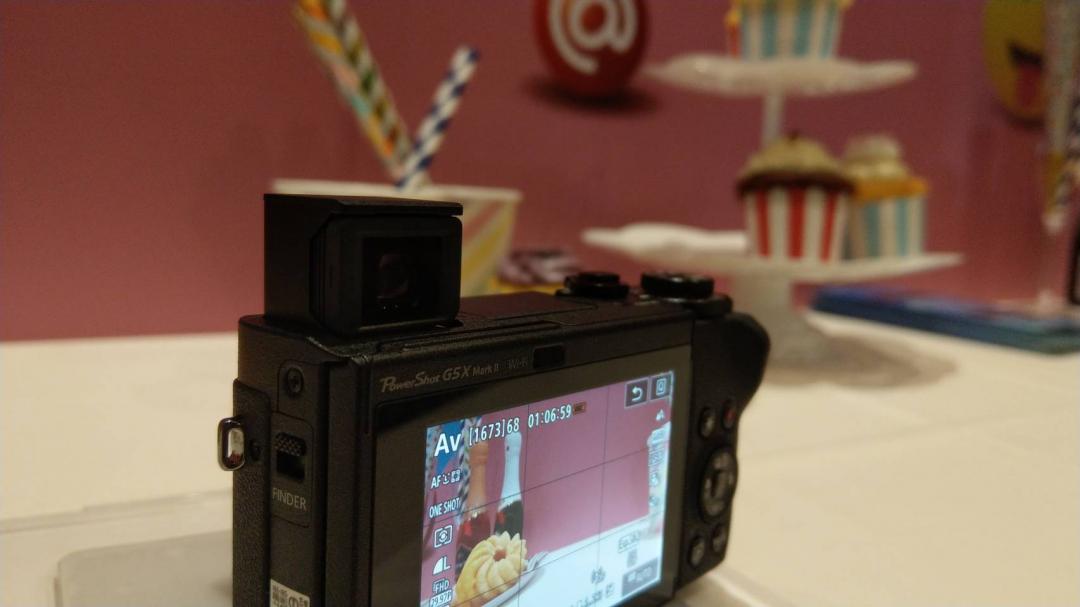 G5 X Mark II 多了彈出式的 EVF 電子觀景器(圖/記者黃肇祥攝)