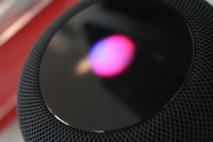 Apple 與 Spotify 握手言和?未來擬可透過 Siri 操作介面 Apple 與 Spotify 握手言和?未來擬可透過 Siri 操作介面