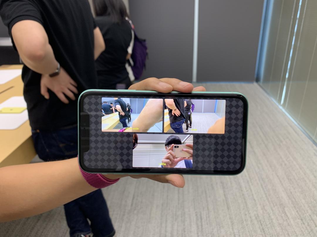 iPhone 11 的雙主鏡頭和前鏡頭,其實都能同時啟用,但目前蘋果的內建相機並未直接提供這項功能,需要透過第三方 App(圖/記者黃敬淳攝)