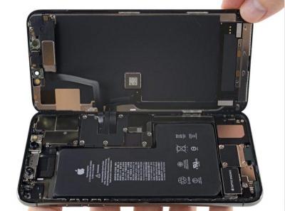 iPhone 11 Pro 實機拆解驚現「神秘零件」!外媒曝隱藏版功能 iPhone 11 Pro 實機拆解驚現「神秘零件」!外媒曝隱藏版功能