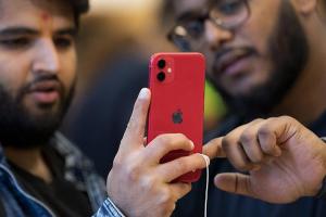外媒勸你別急著換機！iPhone 11 動搖了「 兩年一換」的潛規則