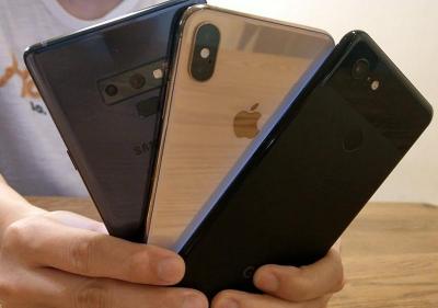 有你手上那支嗎？5 大手機品牌旗艦舊機「保值表現」最新調查出爐！