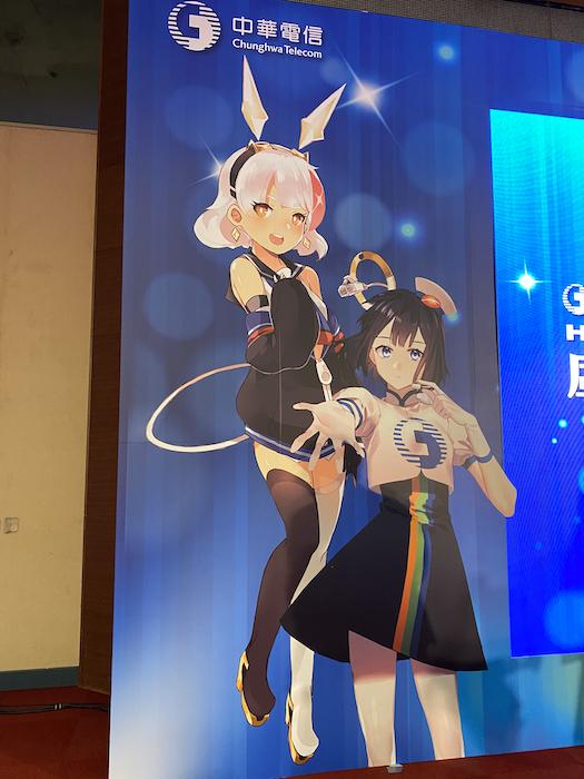 左為金獎「光音凱伶」，右為潛力獎「Netto」（圖／記者黃敬淳攝）