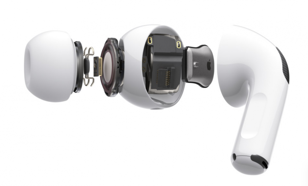 AirPods Pro透過外向、內向兩組麥克風陣列,進行主動式的軟體降噪來抵消外界噪音,幫助用戶在通勤時有更好的聆聽體驗。(圖/翻攝自蘋果官網)