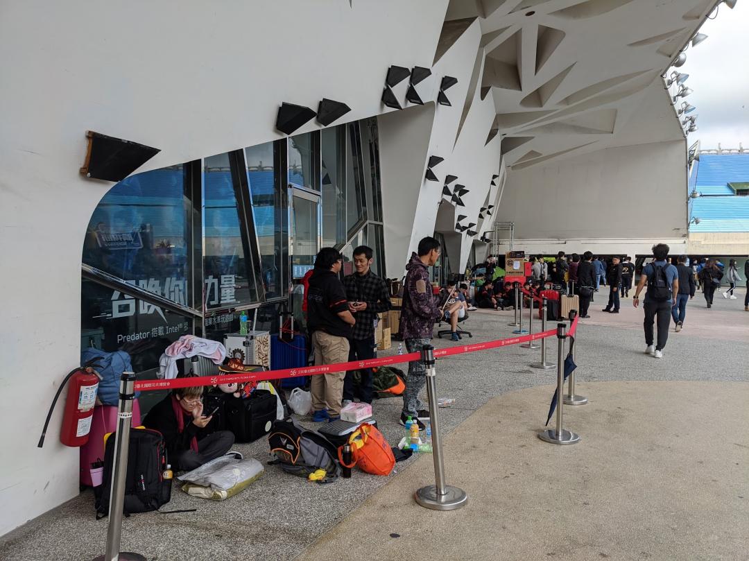 千名玩家扛著電腦來開戰！10 張圖搶先直擊 WirForce 電競盛會