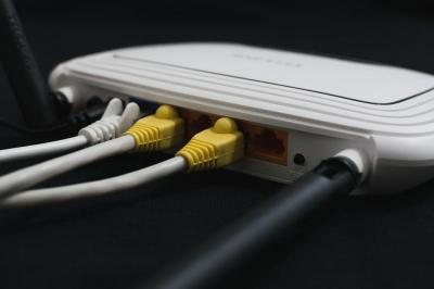 FBI 再發安全建議!出國旅遊最好開漫遊、少用 Wi-Fi FBI 再發安全建議!出國旅遊最好開漫遊、少用 Wi-Fi