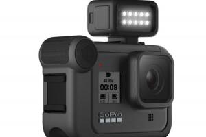 GoPro 也有閃光燈了！官方推出 HERO8 Black 專屬補光配件