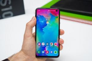官方手冊率先揭秘!三星全新「大電量版」S10 設計曝光 官方手冊率先揭秘!三星全新「大電量版」S10 設計曝光
