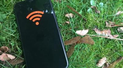 iPhone 手機沒有訊號,也能在緊急關頭救你一命!蘋果新技術曝光 iPhone 手機沒有訊號,也能在緊急關頭救你一命!蘋果新技術曝光