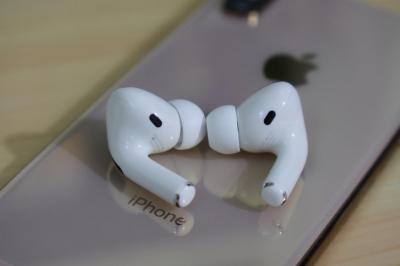 便宜上千元、又保證正版!賣場超低價 AirPods Pro 引網暴動 便宜上千元、又保證正版!賣場超低價 AirPods Pro 引網暴動