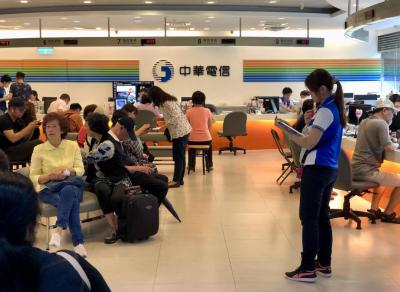 「499雙飽」首批用戶快到期!續約三招保資費優勢 「499雙飽」首批用戶快到期!續約三招保資費優勢