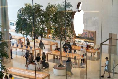 不只小螢幕新 iPhone!定價 1.2 萬起、蘋果今年還有 4 款「意外新品」 不只小螢幕新 iPhone!定價 1.2 萬起、蘋果今年還有 4 款「意外新品」