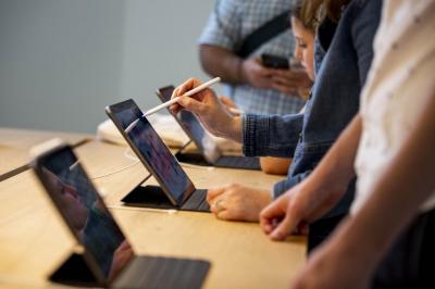 iOS 14 洩密!iPad 操作方式大改、更高階的 AirPods 也曝光 iOS 14 洩密!iPad 操作方式大改、更高階的 AirPods 也曝光