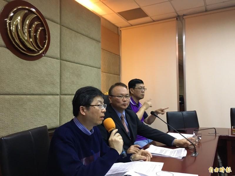 NCC今天舉行記者會,說明討論案相關決議。(記者楊綿傑攝)
