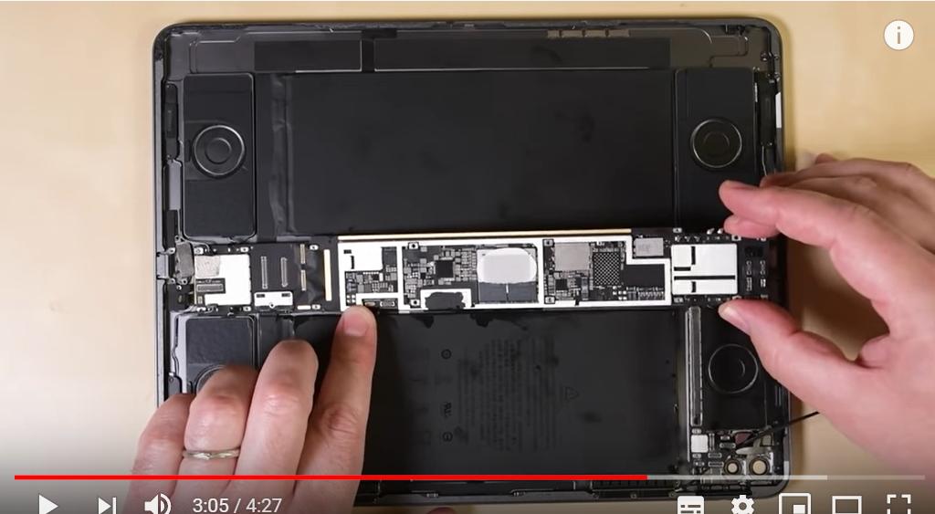 蘋果推出2020第四代iPad Pro 旗艦平板,搭載A12Z處理器,GPU為八顆。(圖翻攝自iFixit 官方YouTube頻道影片)