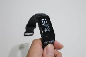 體積小、健康功能不縮水!Fitbit 智慧手環 Charge 4 評測體驗 體積小、健康功能不縮水!Fitbit 智慧手環 Charge 4 評測體驗