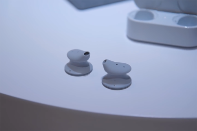 微軟無線耳機 Surface Earbuds 即將開賣?現身 FCC 認證網站 微軟無線耳機 Surface Earbuds 即將開賣?現身 FCC 認證網站