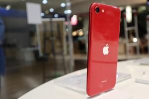 最強中階拍照手機?iPhone SE、Galaxy A51 全方位相機大比拚 最強中階拍照手機?iPhone SE、Galaxy A51 全方位相機大比拚