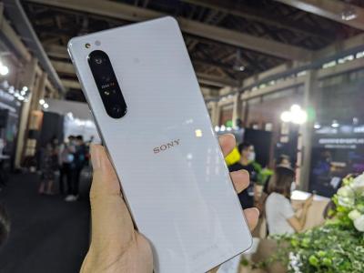 影/直擊 Sony 首款 5G 手機!「超速」旗艦 Xperia 1 II 實機體驗 影/直擊 Sony 首款 5G 手機!「超速」旗艦 Xperia 1 II 實機體驗