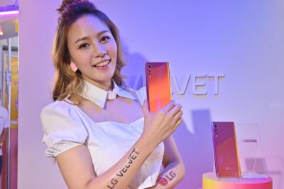 影/LG Velvet「蛋糕機」登台!3 大全新設計挑戰最美 5G 手機 影/LG Velvet「蛋糕機」登台!3 大全新設計挑戰最美 5G 手機