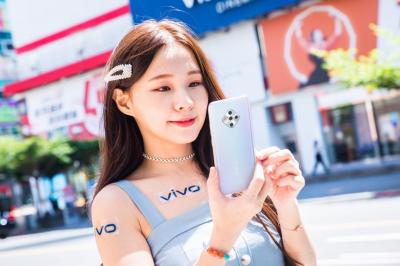 vivo 搶推 1.4 萬元有找 5G 手機!還加碼兩款入門機型 vivo 搶推 1.4 萬元有找 5G 手機!還加碼兩款入門機型