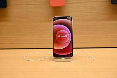 iPhone 12、12 Pro 全 9 種顏色直擊!實機這 3 款有驚喜 iPhone 12、12 Pro 全 9 種顏色直擊!實機這 3 款有驚喜