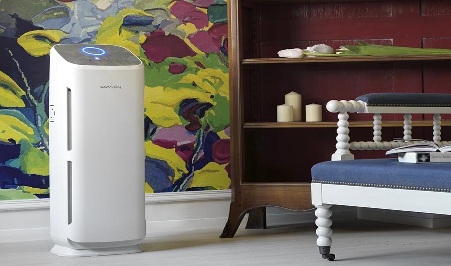 Coway AP-1216L,內建四重濾網系統。可過濾毛髮與灰塵,吸附異味除臭,抑制流感病毒/懸浮微粒/過敏原等,且在極速淨化室內髒空氣後,還可同時釋放負離子使空氣清新。(圖/恆隆行)