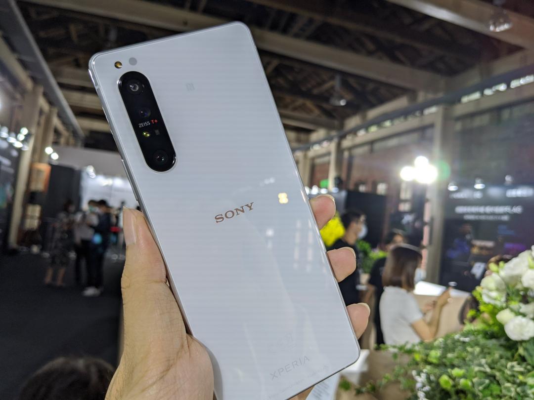 此為 Sony Xperia 1 II。(圖/記者黃肇祥攝)