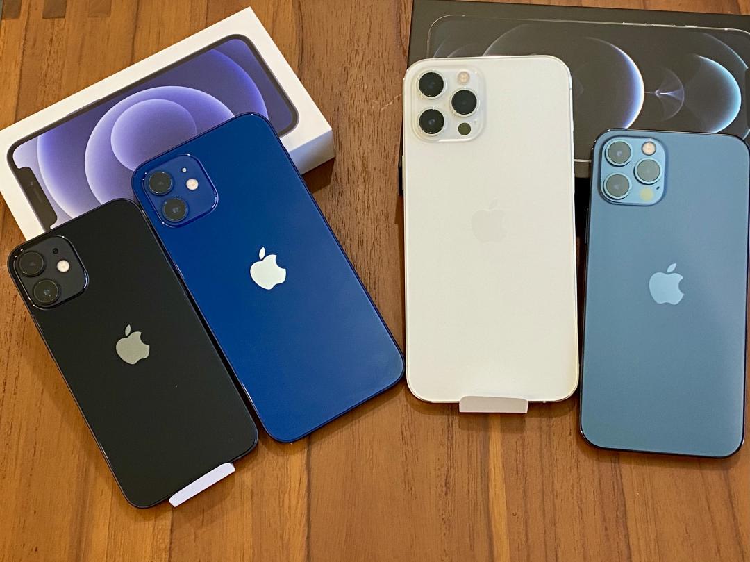 圖為今年推出的 4 款 iPhone 12(圖/記者黃敬淳攝)