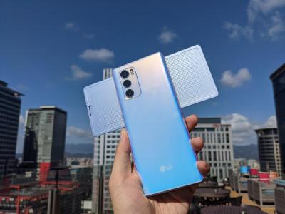 搭雲台攝影、還有雙螢幕!LG「T 字型」旋轉手機 WING 動手玩 搭雲台攝影、還有雙螢幕!LG「T 字型」旋轉手機 WING 動手玩