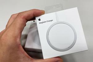 實測蘋果 Magsafe 無線充電器!搭配 iPhone 12 小心有「烙印」 實測蘋果 Magsafe 無線充電器!搭配 iPhone 12 小心有「烙印」