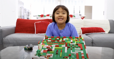 9 歲男孩連 3 年成「最賺錢」YouTuber!年收突破 8.3 億元 9 歲男孩連 3 年成「最賺錢」YouTuber!年收突破 8.3 億元