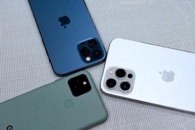 外媒評今年最佳 8 款手機!三星奪 3 席成贏家、Google 追平蘋果 外媒評今年最佳 8 款手機!三星奪 3 席成贏家、Google 追平蘋果