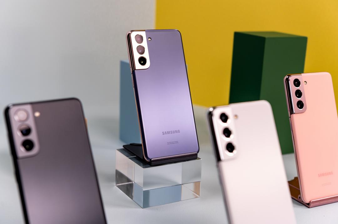 圖為三星本月發表的 Galaxy S21。(圖/彭博社)