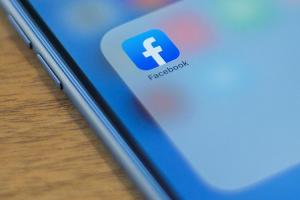 臉書試圖說服 iPhone 用戶同意追蹤!宣傳影片卻被「倒讚」 臉書試圖說服 iPhone 用戶同意追蹤!宣傳影片卻被「倒讚」