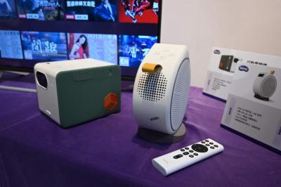 BenQ 五大新品齊發!行動投影機防水耐摔、露營也能帶 BenQ 五大新品齊發!行動投影機防水耐摔、露營也能帶