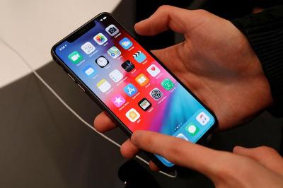 傳iPhone 13螢幕有「隨顯」功能!供應鏈曝蘋果將採用 LTPO OLED面板 傳iPhone 13螢幕有「隨顯」功能!供應鏈曝蘋果將採用 LTPO OLED面板