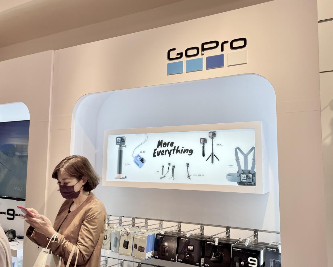 創Q Space 門市能見到一整列的 Go Pro 專區(圖/記者黃敬淳攝)