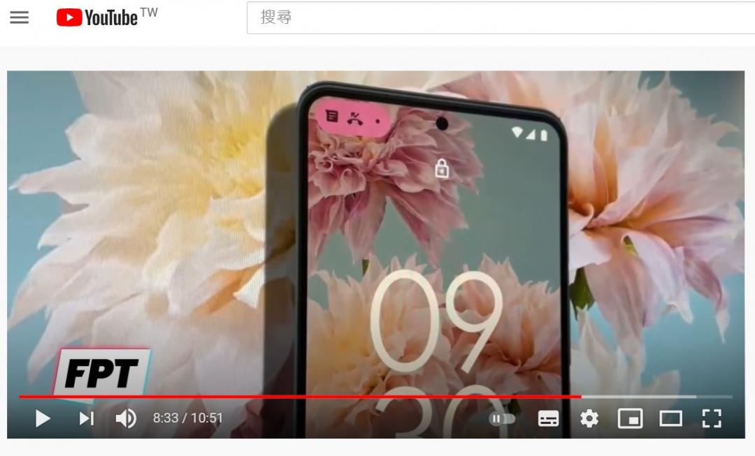 傳新版Android 12鎖定螢幕介面，採用全新視覺設計。（圖翻攝YouTube頻道「FRONT PAGE TECH」）