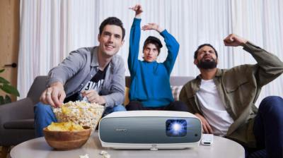 疫情宅在家看劇、打電動!BenQ 百吋 4K 無線投影機上市 疫情宅在家看劇、打電動!BenQ 百吋 4K 無線投影機上市