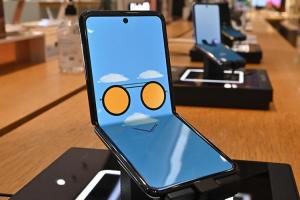 三星傳開賣新一代玻璃螢幕!Google Pixel 摺疊手機有望採用 三星傳開賣新一代玻璃螢幕!Google Pixel 摺疊手機有望採用