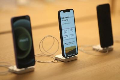 更輕、更耐刮?傳蘋果要替 iPhone 機身換上「高階材質」 更輕、更耐刮?傳蘋果要替 iPhone 機身換上「高階材質」