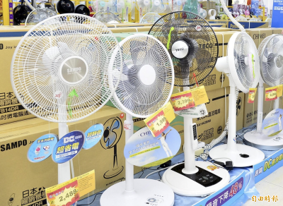 冷氣省電神隊友「電風扇」怎麼挑?台電給答案 冷氣省電神隊友「電風扇」怎麼挑?台電給答案
