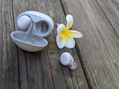 (影音)比AirPods便宜2千元!Google 平價耳機 Pixel Buds A開箱實測優缺點評 (影音)比AirPods便宜2千元!Google 平價耳機 Pixel Buds A開箱實測優缺點評