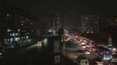 中國大停電!中媒:手機不能行動上網 東北「回到過去」改用 2G 中國大停電!中媒:手機不能行動上網 東北「回到過去」改用 2G