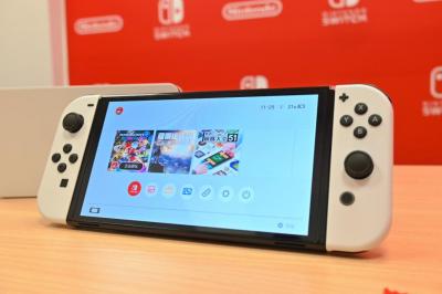 入手 Switch OLED 新機注意!任天堂警告「螢幕薄膜」千萬別撕 入手 Switch OLED 新機注意!任天堂警告「螢幕薄膜」千萬別撕