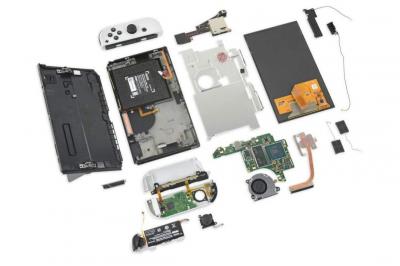 任天堂 Switch OLED 版本拆解報告出爐!維修難度增加了 任天堂 Switch OLED 版本拆解報告出爐!維修難度增加了