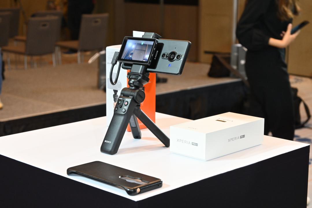 Xperia PRO-I搭配的 VLOG 組合。(圖/記者黃肇祥攝)