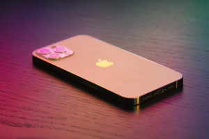 全球唯一！首款 USB-C 接孔 iPhone 拍賣破天價