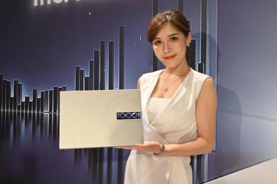 華碩 CES 推出 3 款新一代 ZenBook!這款號稱首款「太空筆電」 華碩 CES 推出 3 款新一代 ZenBook!這款號稱首款「太空筆電」